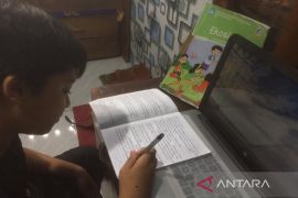 Kemenag tunda pembelajaran tatap muka usai libur Lebaran diganti daring