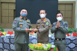 Masalah vaksinasi lansia dan HUT Sat Pol PP warnai coffee morning Pemkab Labura