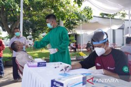 Ratusan karyawan PT Timah kembali di swab massal