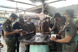 Satpol PP Bali: puluhan warung langgar sempadan Pantai Berawa-Badung