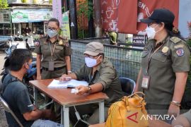 Tim Yustisi Denpasar jaring 17 pelanggar prokes