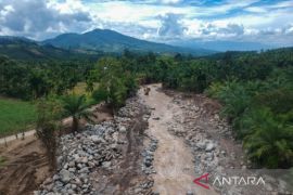 Aliran Sungai Batang Kilangan Rusak