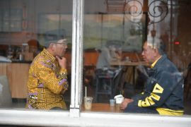 Menpora ngopi empat mata bersama Ridwan Kamil