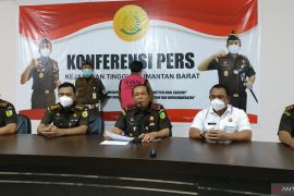 Kejati Kalbar tahan tersangka korupsi Rp6,1 M sebuah bank di Kabupaten Ketapang