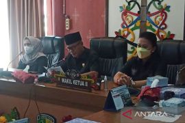 Seluruh fraksi di DPRD Palangka Raya setuju dua raperda mulai dibahas
