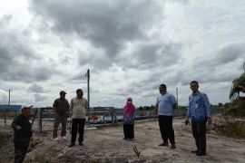 Pansus Raperda Pembudidayaan Ikan Tinjau Lokasi Budidaya Ikan dan Udang Vaname di Jelitik