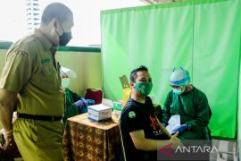 Kasus COVID-19 tinggi, Solo kejar capaian vaksinasi ketiga
