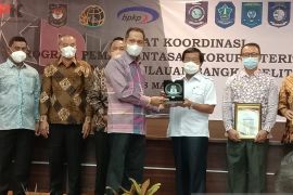 Pemprov Babel raih penghargaan capaian indeks MCP 2021 dari KPK