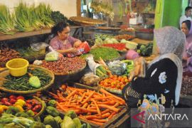 Harga cabai rawit merah di Bekasi mulai naik