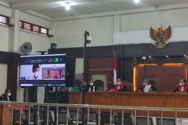 Hakim tunda sidang putusan penyuap  Bupati nonaktif Musi Banyuasin