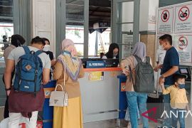 Penumpang KA sudah vaksin lengkap tidak perlu tunjukkan hasil PCR