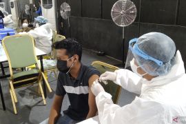 Pemprov DKI minta warga tetap terapkan prokes selama masa transisi ke endemi