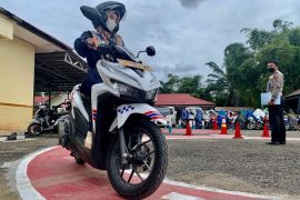 Awak media apresiasi Satlantas Polres Balangan atas pelayanan pembuatan SIM