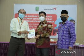 Bupati Satono apresiasi WVI  peduli pendidikan Sambas