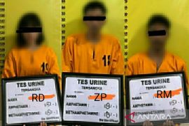 Dikendalikan napi dari Lapas Tanjungpinang, tiga kurir sabu di Meranti diciduk polisi