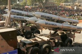 Sebuah rudal meluncur ke Pakistan, India mengaku tak sengaja