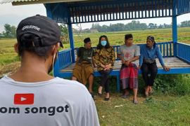 Gandeng seniman Jatim, Kominfo sosialisasikan migrasi TV analog ke digital