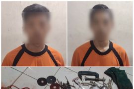 Polisi Sukabumi tangkap dua pelaku pembobol gedung coating mold shop