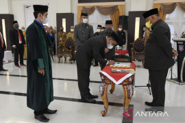 Gubernur Gorontalo dorong KPID pantau konten media sosial