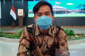 Wali Kota Gibran masih positif COVID-19 meski sudah 10 hari jalani isoman