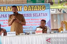 Bupati Pesisir Selatan tegaskan wali nagari tidak bermain soal DTKS