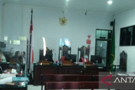 Hakim tegur saksi mahkota di sidang korupsi dana desa Haria Maluku