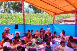 UNP beri konseling atasi trauma anak-anak pasca gempa di Pasaman