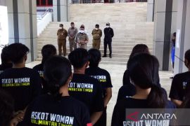 Wali Kota Andi Harun lepas pemain Piala Soeratin U-13 dan U-15