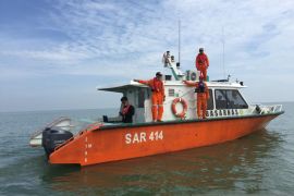 Tim SAR gabungan turunkan sonar cari KM Sumber Daya tenggelam