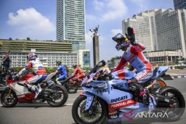 Parade pebalap MotoGP di Jakarta Page 4 Small