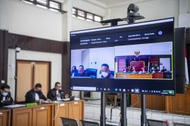 Dodi Reza Alex Noerdin Jalani Sidang Dakwaan Page 3 Small