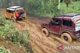 Kiprah komunitas sukarelawan "offroad" pelansir bantuan gempa