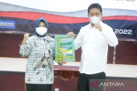 Pemkot Probolinggo serahkan LKPD 2021 ke BPK