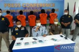 Lima warga Filipina diamankan Imigrasi Siak usai masuk ilegal lewat pelabuhan tikus
