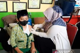 Capaian vaksinasi COVID-19  dosis pertama Riau nyaris 100 persen