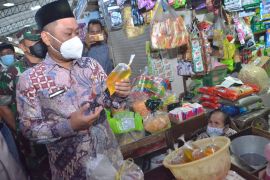 Bupati Gresik pastikan ketersediaan minyak goreng jelang Ramadhan