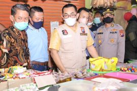 Satgas Pangan Polda Jatim temukan minyak goreng curah tak sesuai HET