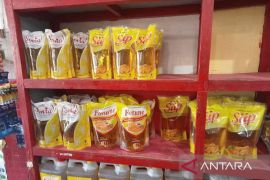 Warga Meranti dilema HET minyak goreng kemasan dicabut