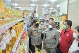 Gubernur:Cadangan Minyak Goreng di Papua Barat masih terjaga