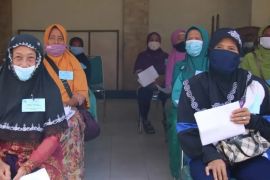 Pemkab Magetan gencarkan vaksin penguat bagi lansia