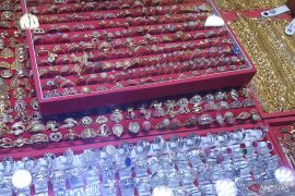 Harga perhiasan emas di Palembang  capai Rp5,6 juta per suku