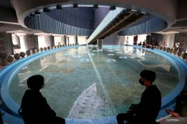 Wisatawan luar Aceh banjiri museum tsunami dan masjid raya  Banda Aceh