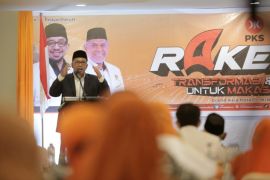 Wali Kota Makassar paparkan program penguatan umat di Rakerda PKS