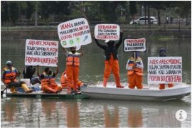 Komunitas Nol Sampah Surabaya kumpulkan 10 karung sampah plastik dari Muara Sungai Wonorejo