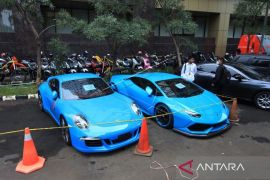 Polisi tangkap tiga orang terkait kasus robot "trading" Fahrenheit!