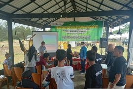 Mahasiswa Magister FEB Untan bantu kemajuan UMKM di Sei Awan Kiri