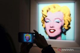 Lukisan Marilyn Monroe karya Andy Warhol diprediksi laku Rp2,8 triliun Page 2 Small