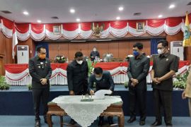 DPRD Belitung sahkan empat raperda menjadi peraturan daerah