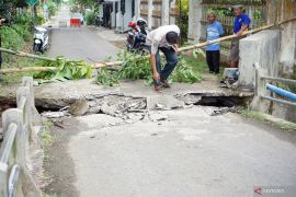 Jembatan Penghubung Antardesa Rusak di Tulungagung