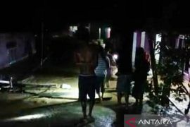 Sepuluh rumah hanyut akibat banjir